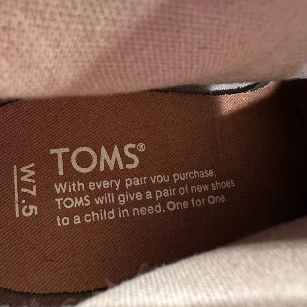 Toms Gray Suede Ankle Booties with Patterned Knit Collar Size: 7.5